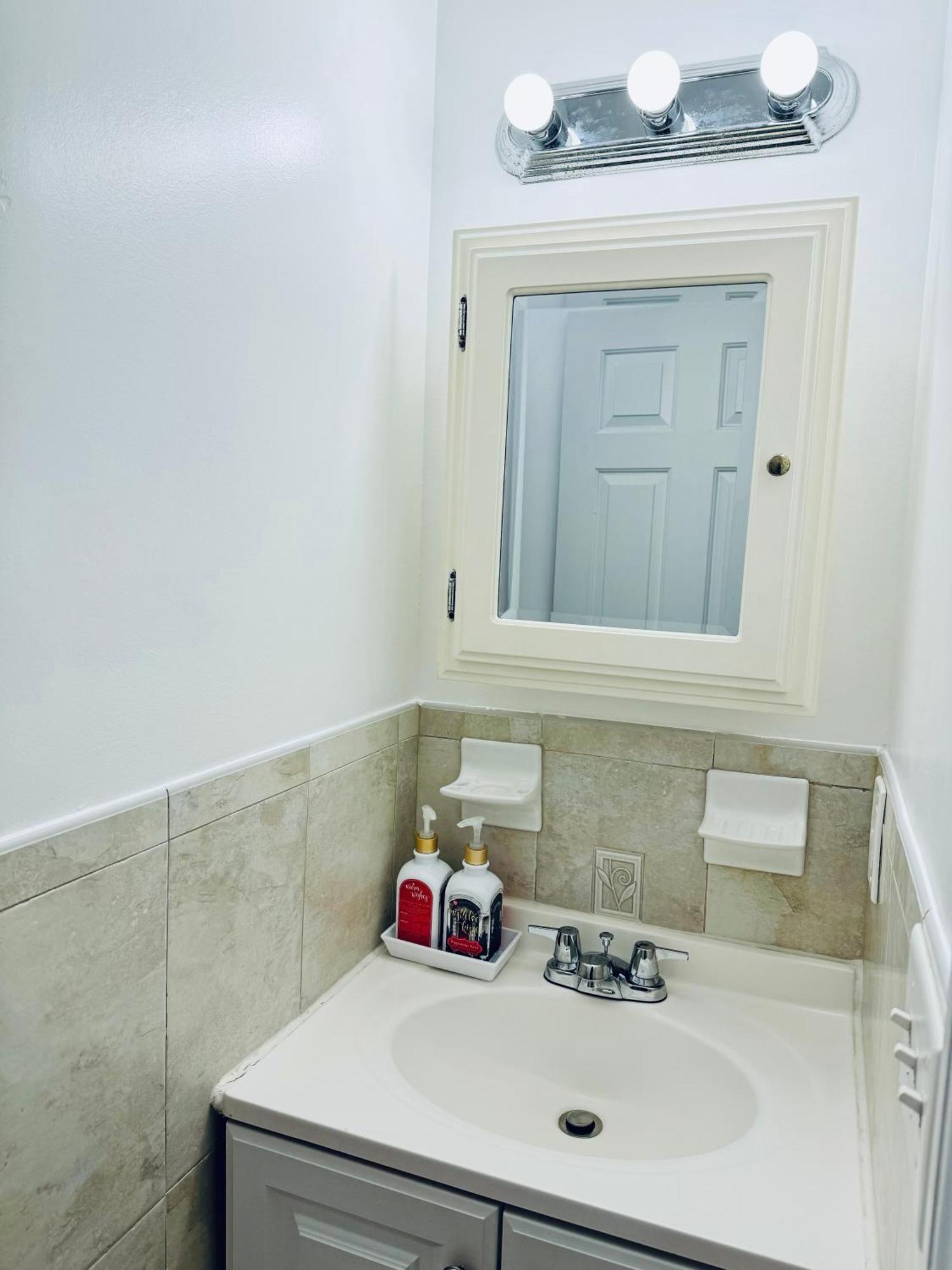 Cozy Evergreen Apartment By Newark Airport Екстериор снимка